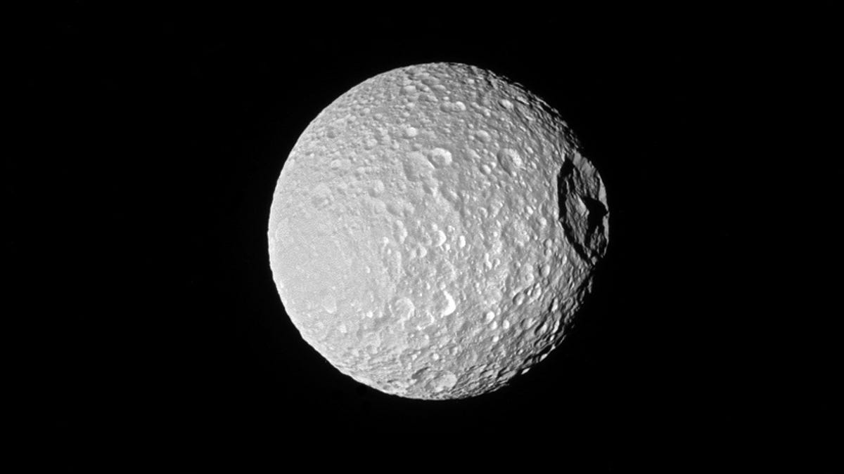 mimas.jpg