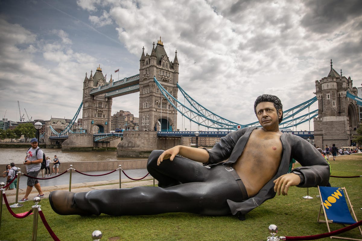 jeff-goldblum-statue-giant-sexy-chest-4