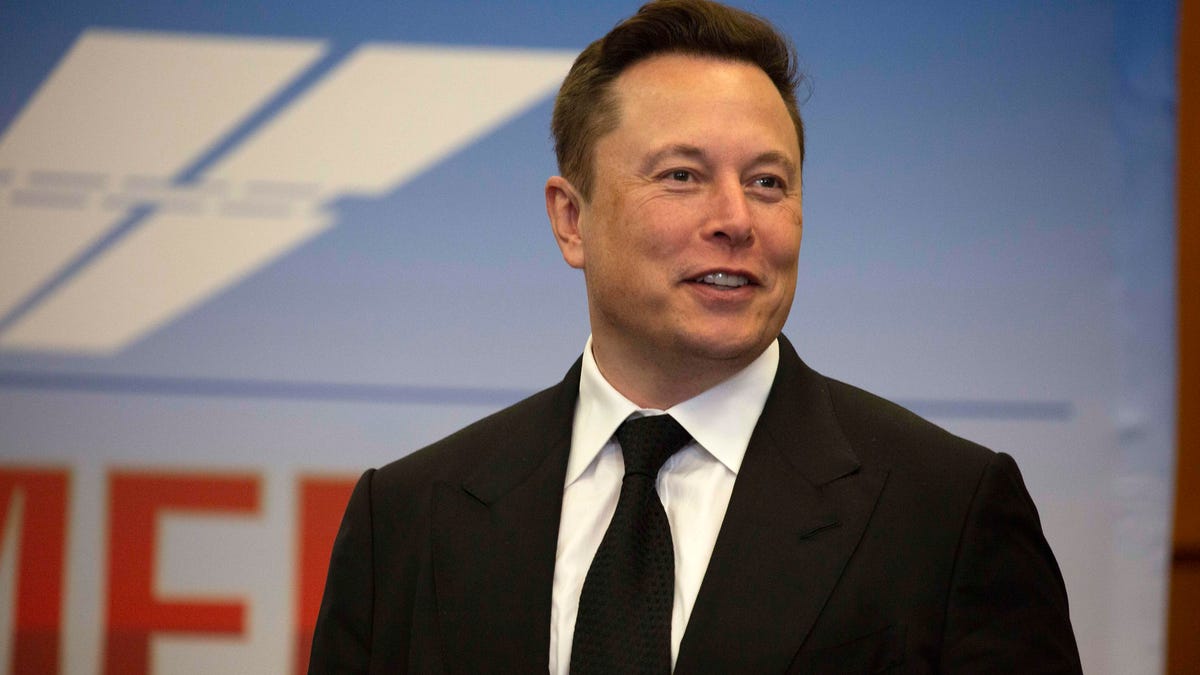 elon-musk-gettyimages-1215628293