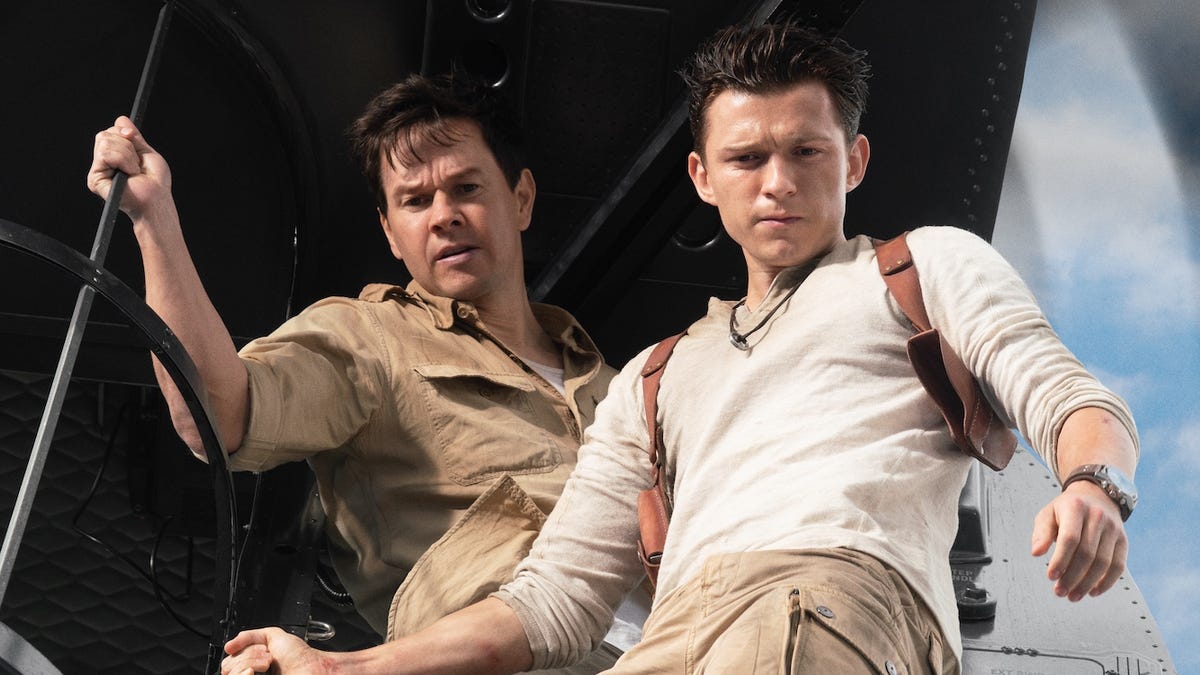 Tom Holland and Mark Wahlberg in Uncharted