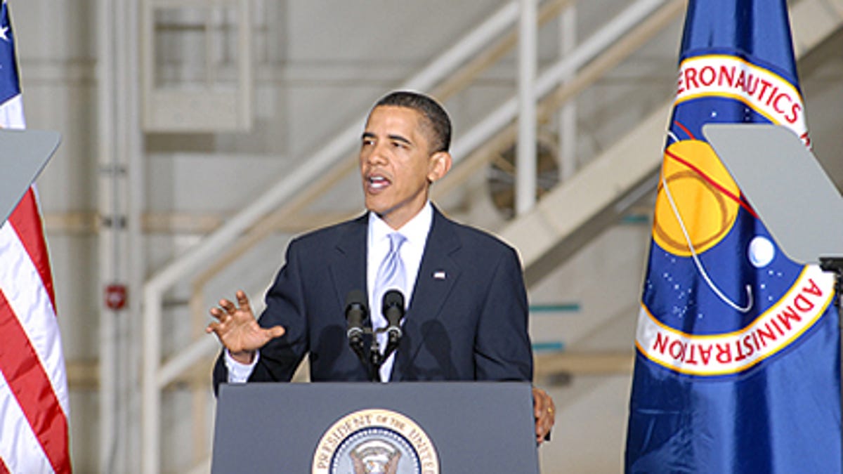 Obama speaks at the Kennedy Space Center