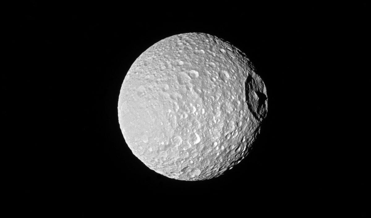 mimas.jpg