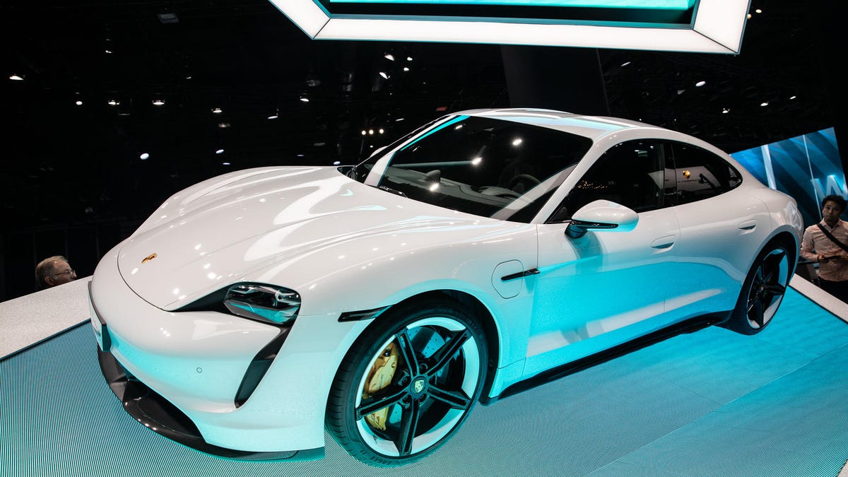 porsche-taycan-turbo-s-14