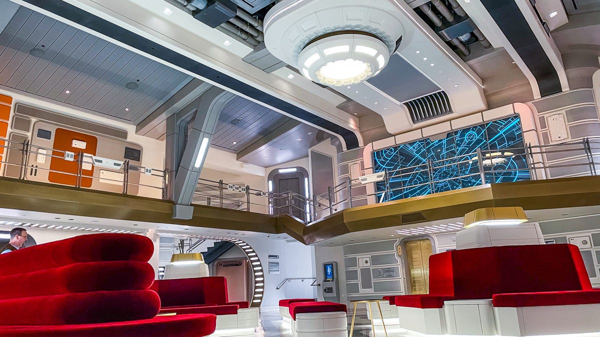 Disney Star Wars Galactic Starcruiser Hotel