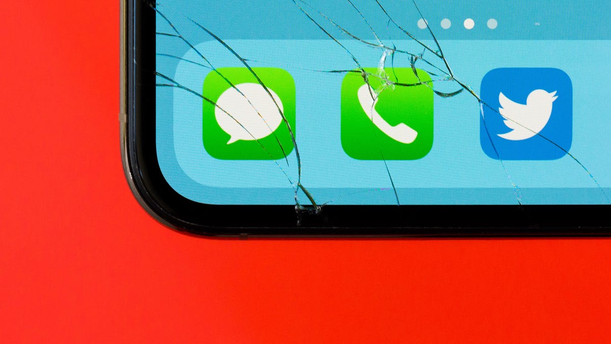 iphone-xs-max-broken-screen-2