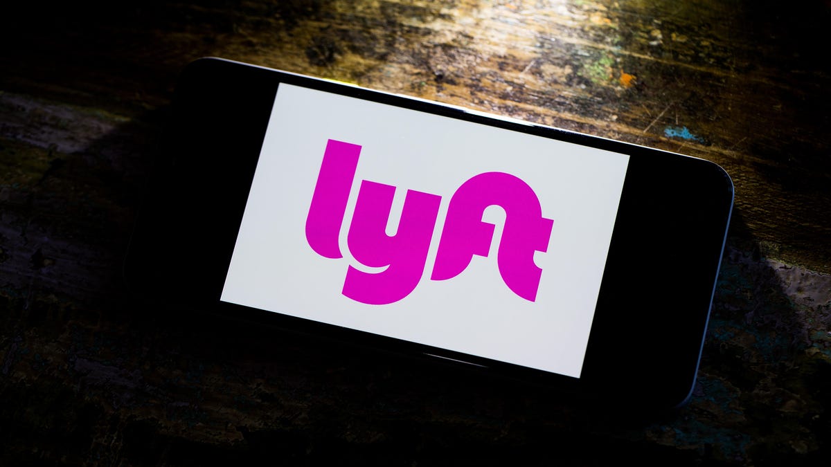 lyft-logo-phone-4618
