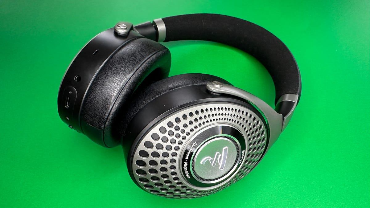 The Focal Bathys are high-end Bluetooth headphones