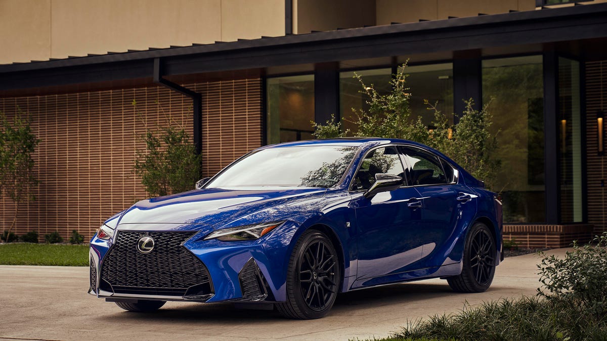 2021 Lexus IS