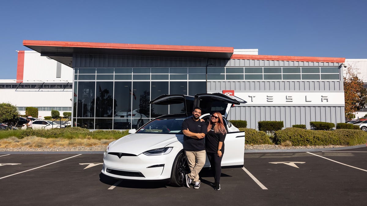 Tesla Model X refresh deliveries