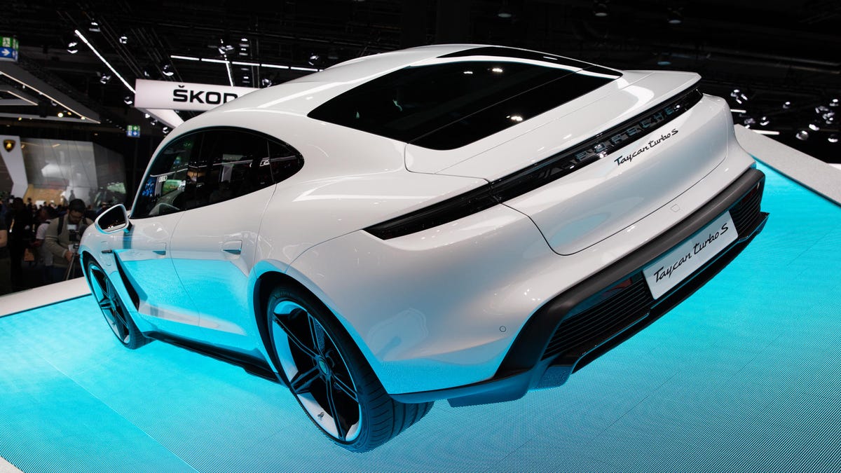 porsche-taycan-turbo-s-3