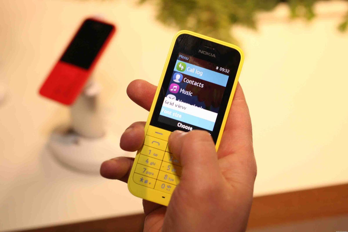 015Nokia_220_35835131_MWC2014.jpg