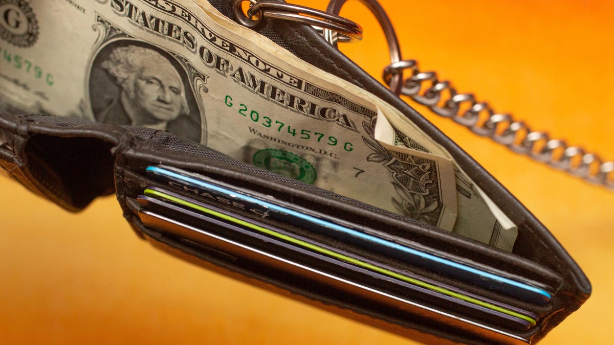 004-cash-stimulus-empty-wallet-economic-crisis-dollar-bill-currency-2020