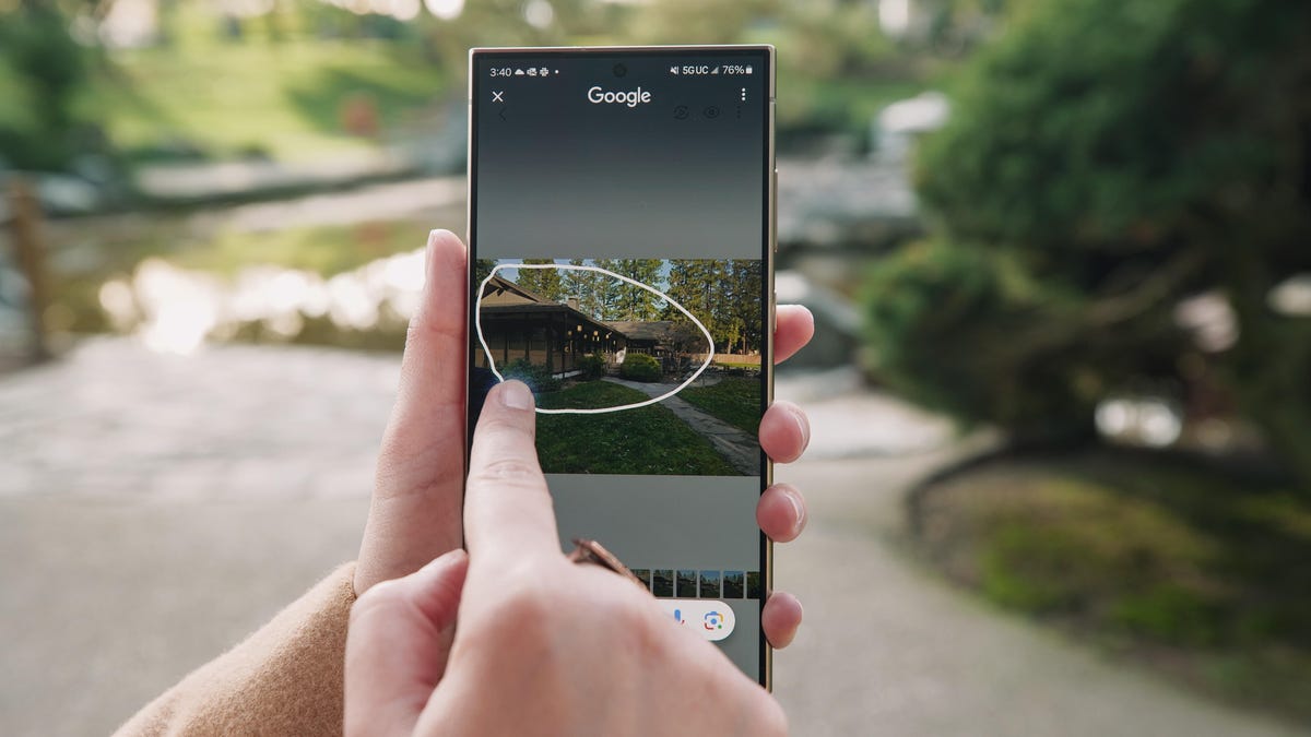 The Galaxy S24 Ultra's Circle to Search feature being shown on screen