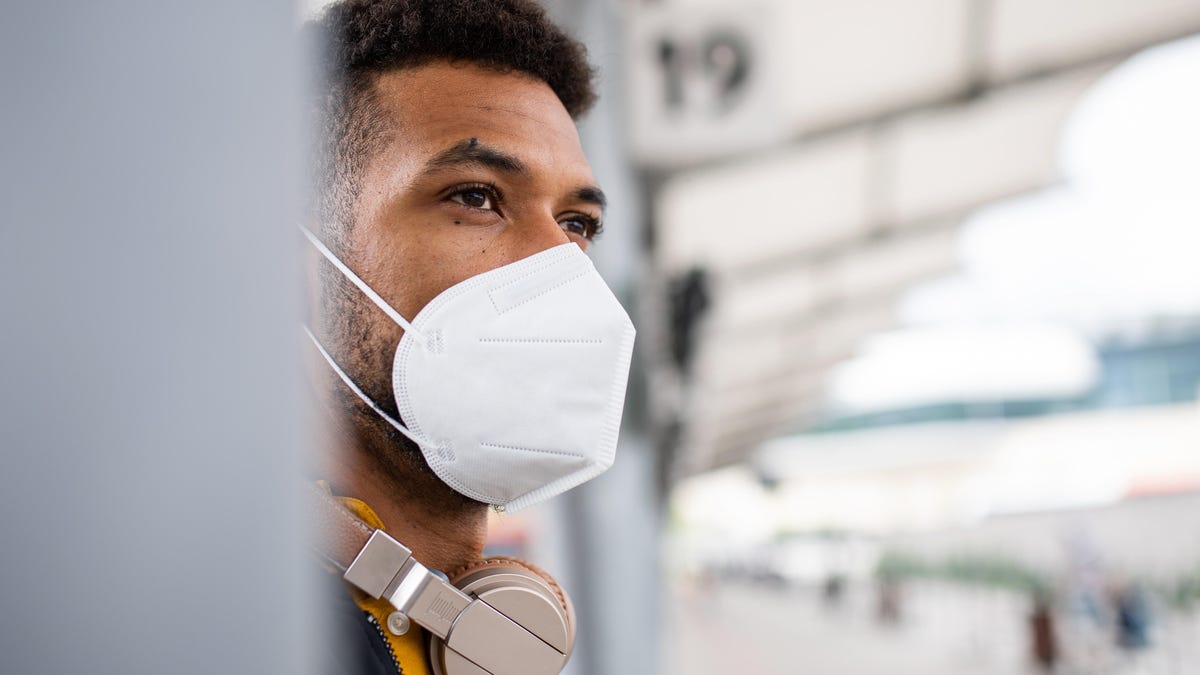 Man wearing N95 respirator