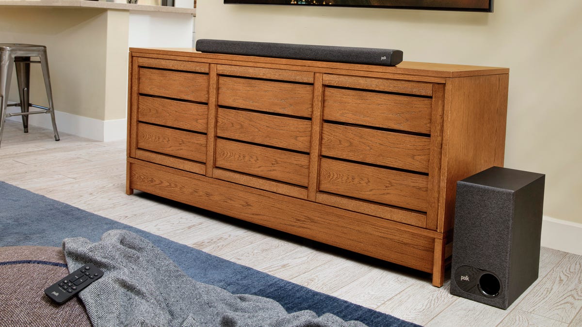polk-audio-signa-s3-sound-bar-lifestyle-1