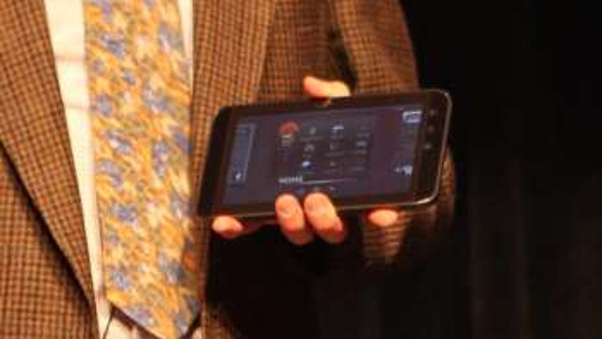 T-Mobile shows off the Dell Streak 7.