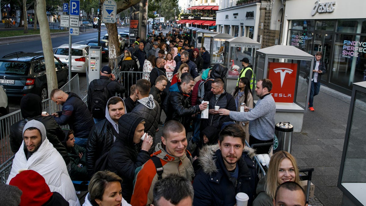 Apple Begins Selling New iPhone 11 In Berlin