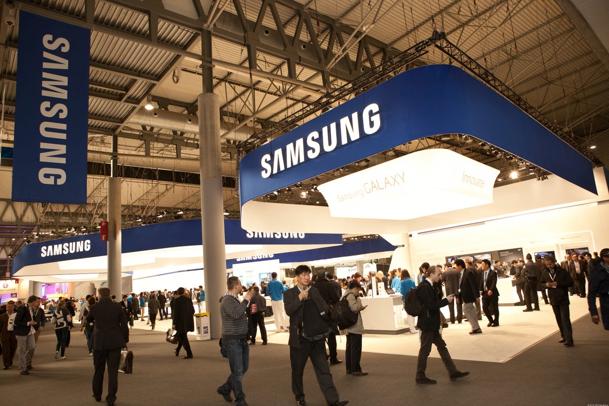001SamsungBoothMWC2013.jpg
