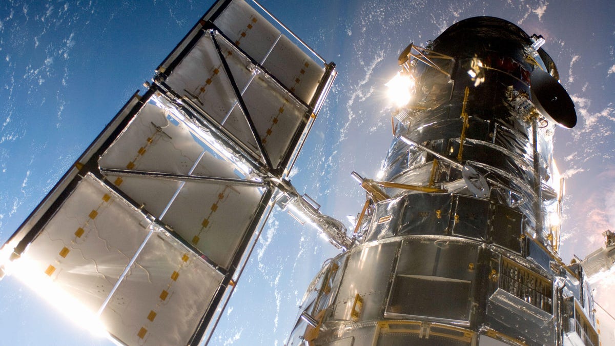 Space Shuttle Atlantis To Repair Hubble Space Telescope