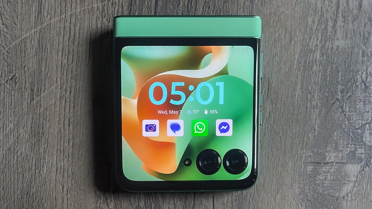 Motorola Razr closed