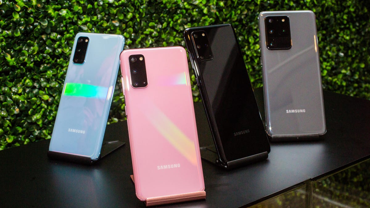 Samsung Galaxy S20 and S20 Plus and S20 Ultra group shot