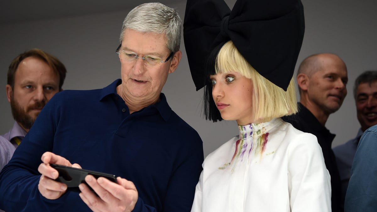 US-IT-INTERNET-COMPUTERS-TELECOM-APPLE