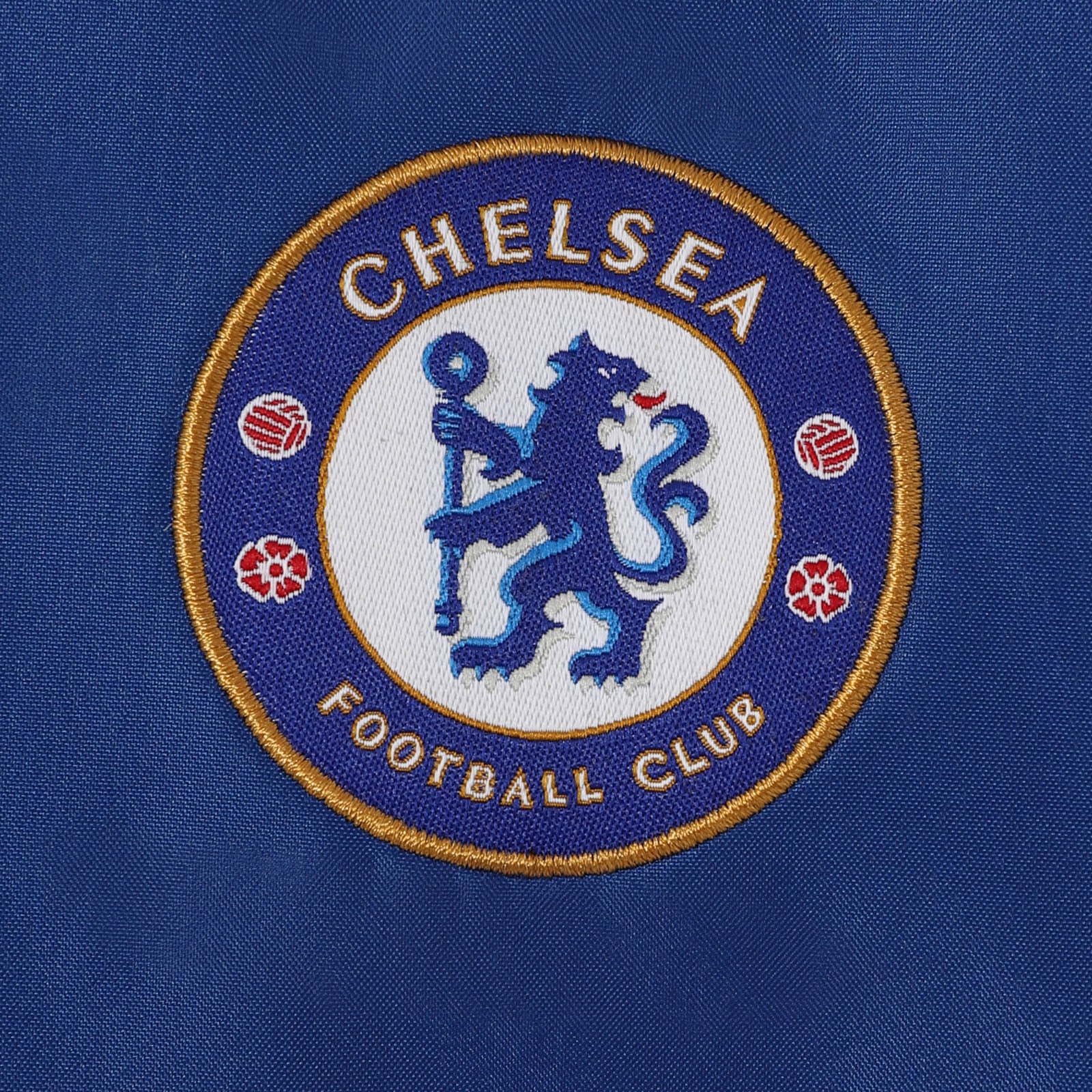 Chelsea adults shower jacket with hood in navy blue with club crest to chest.