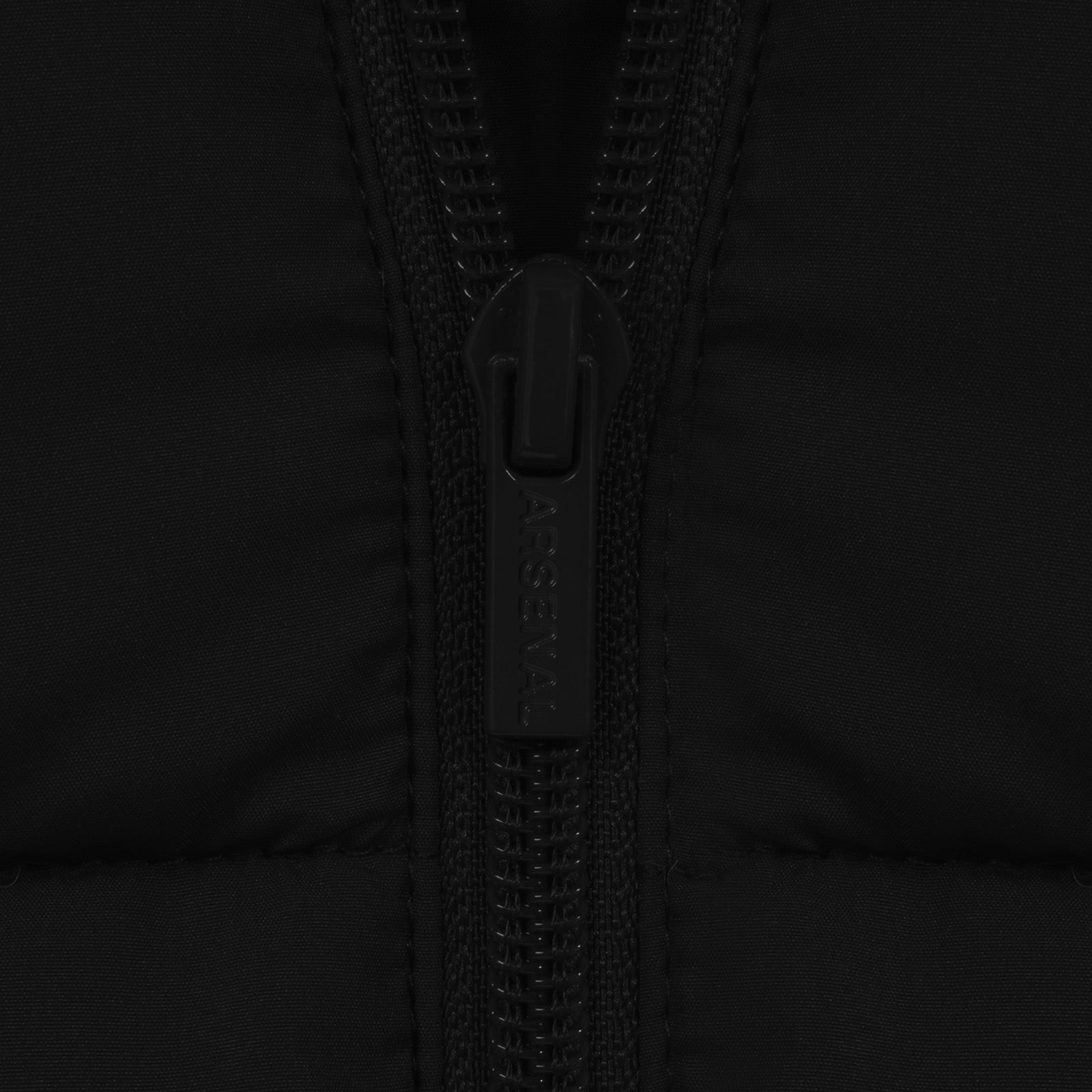 Arsenal kids gilet in black with club crest to chest.