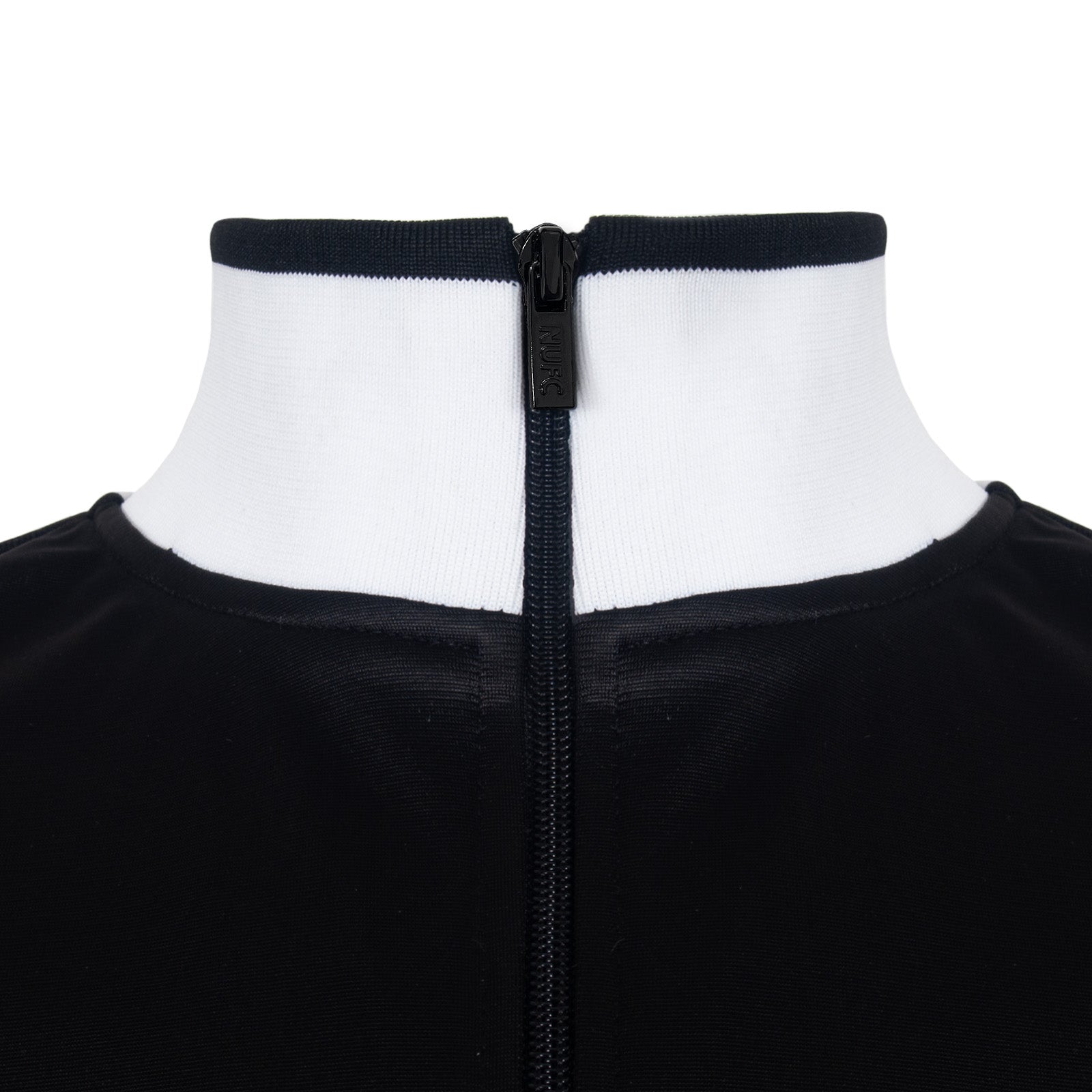 Newcastle Utd adults retro track jacket in black & white with club crest to chest.