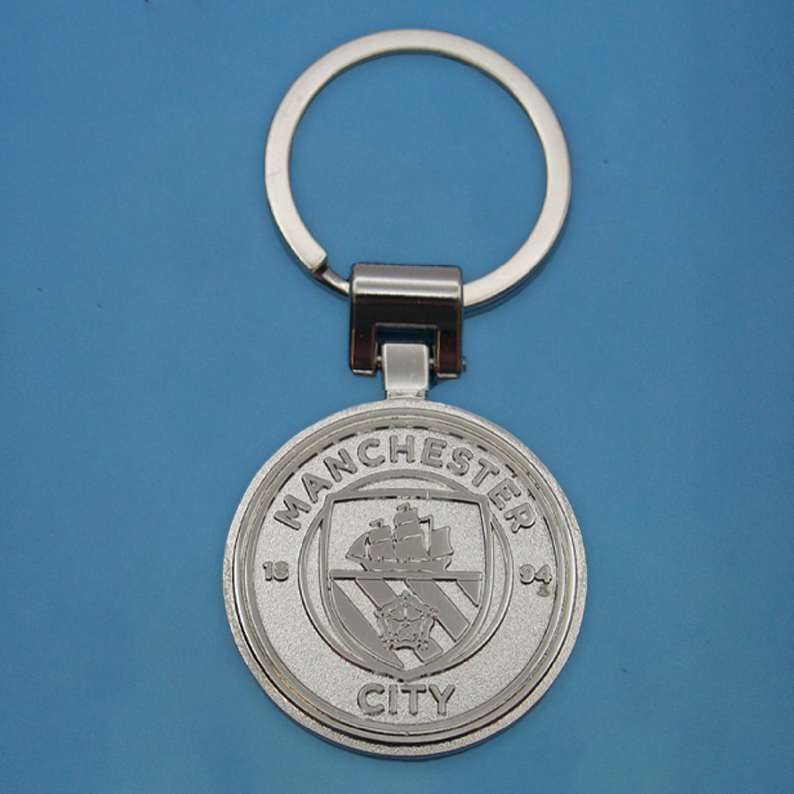 Man City pen and keyring set in silver with club crest in club design gift box