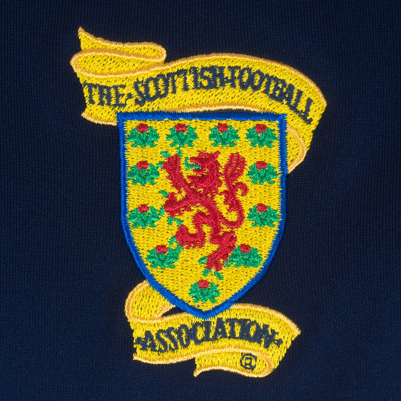 Scotland adults track jacket in navy & white with retro crest on the chest.