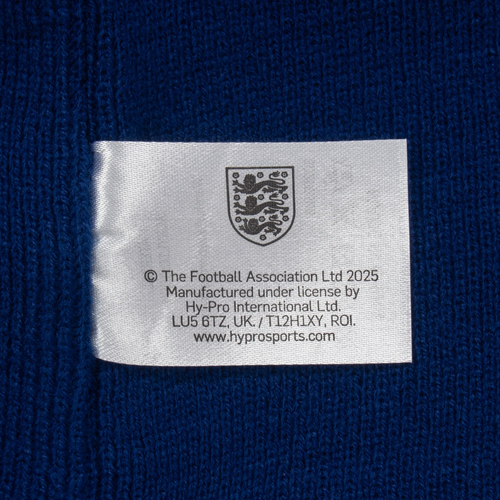 England knitted beanie bobble hat