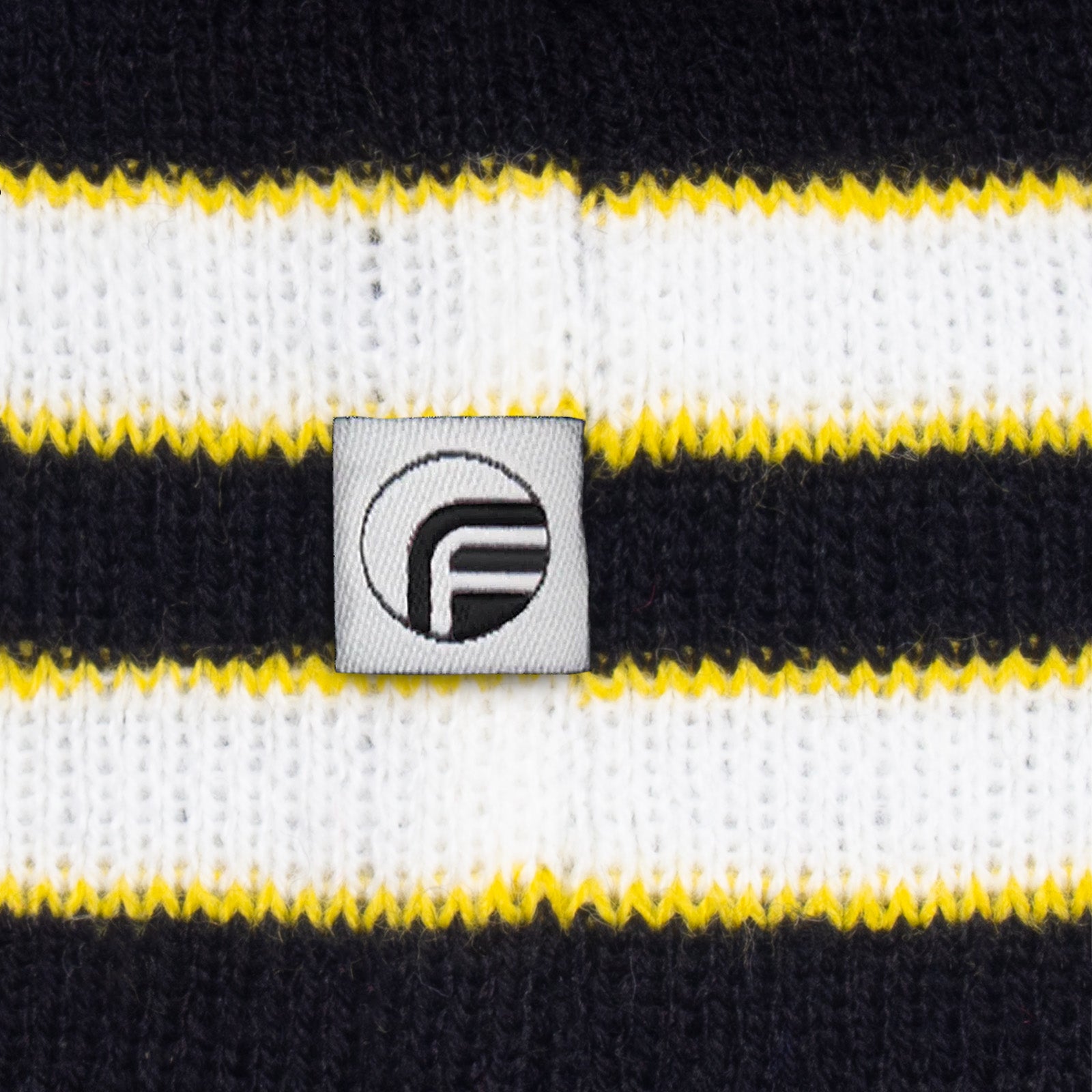 Newcastle Utd retro knitted beanie hat in black & white 1997 colours