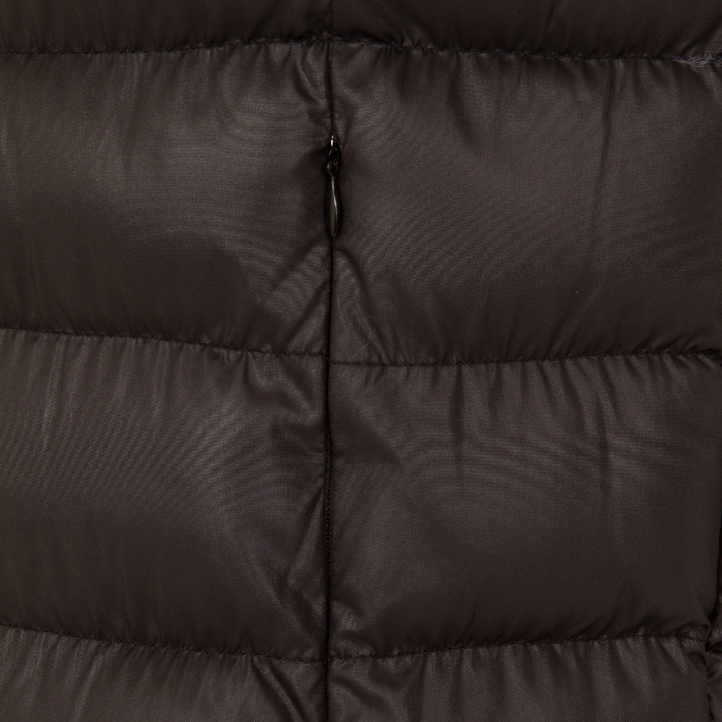 Spurs adults quilted jacket in black with club crest print to chest.